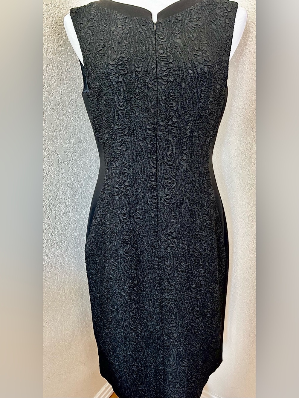Sleeveless sheath dress Tahari black dress cocktail dress front zipper dress